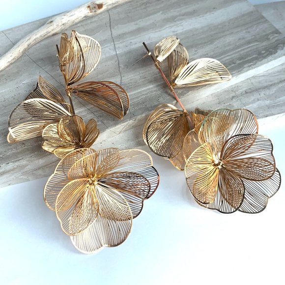NEW ~ Anthropologie Gold Wire Flower drop Earrings - Picture 2 of 8